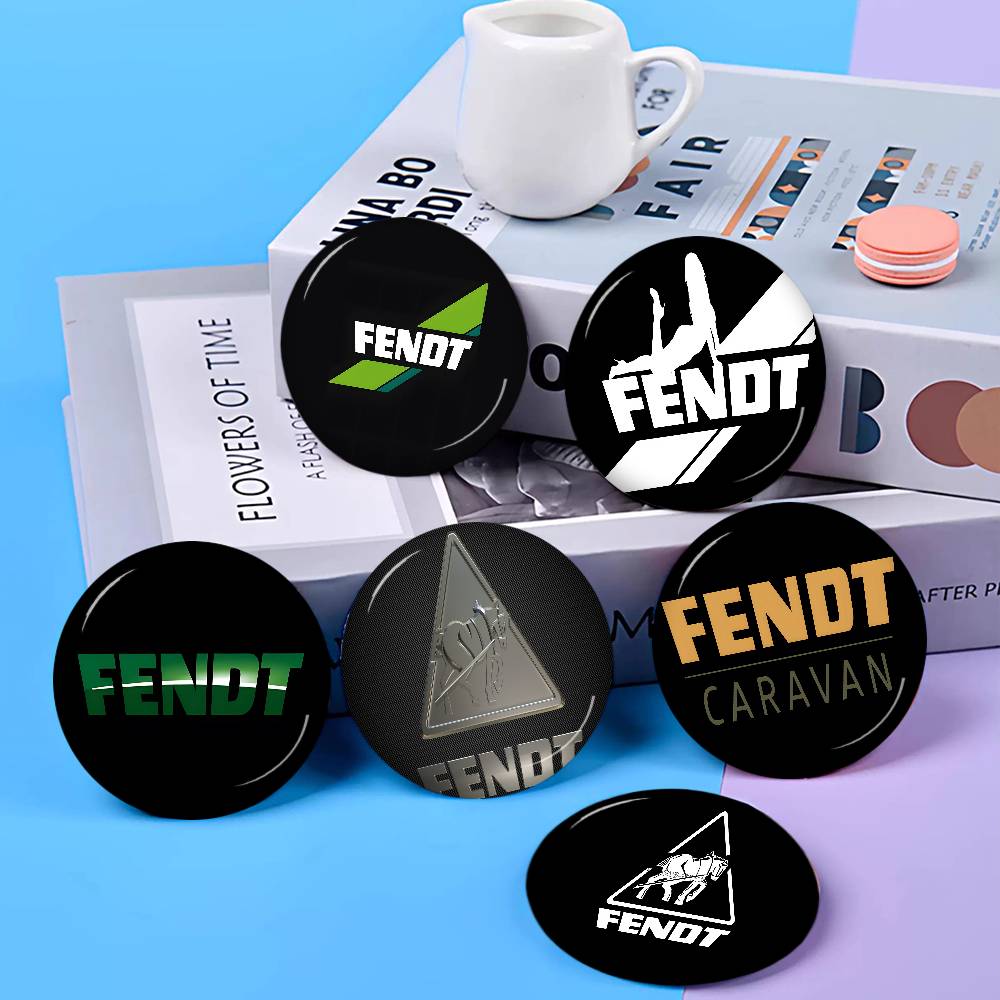 Broches de dessin animé F-Fend - Farming Japan avis et prix